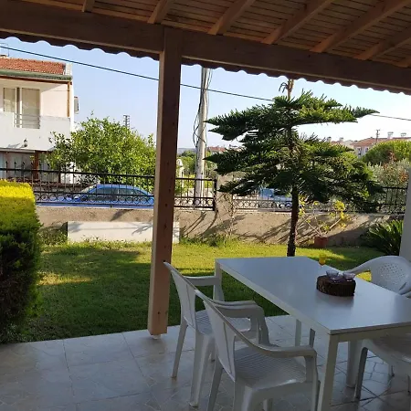 Villa Alacati'da Bahceli 3+1