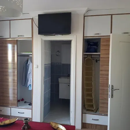 Villa Alacati'da Bahceli 3+1 Çeşme