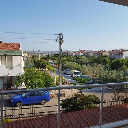 Alacati'da Bahceli 3+1 *