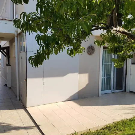 Alacati'da Bahceli 3+1 Çeşme