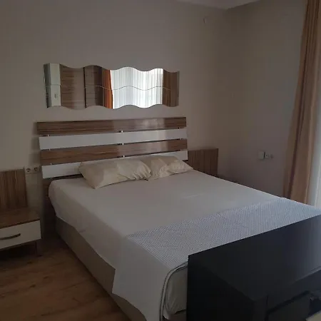 Alacati'da Bahceli 3+1 Villa