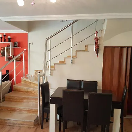 Alacati'da Bahceli 3+1 Çeşme